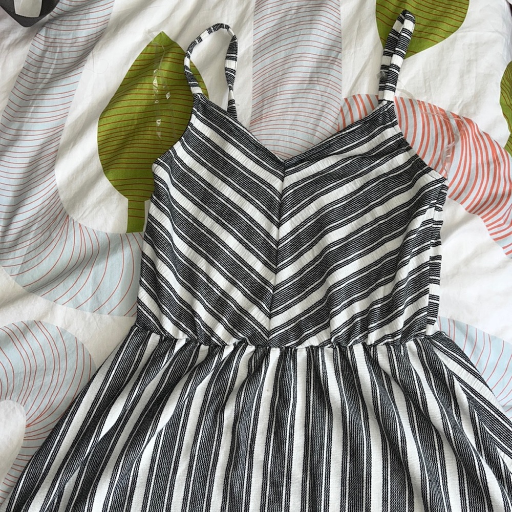 Cute v cut striped dress